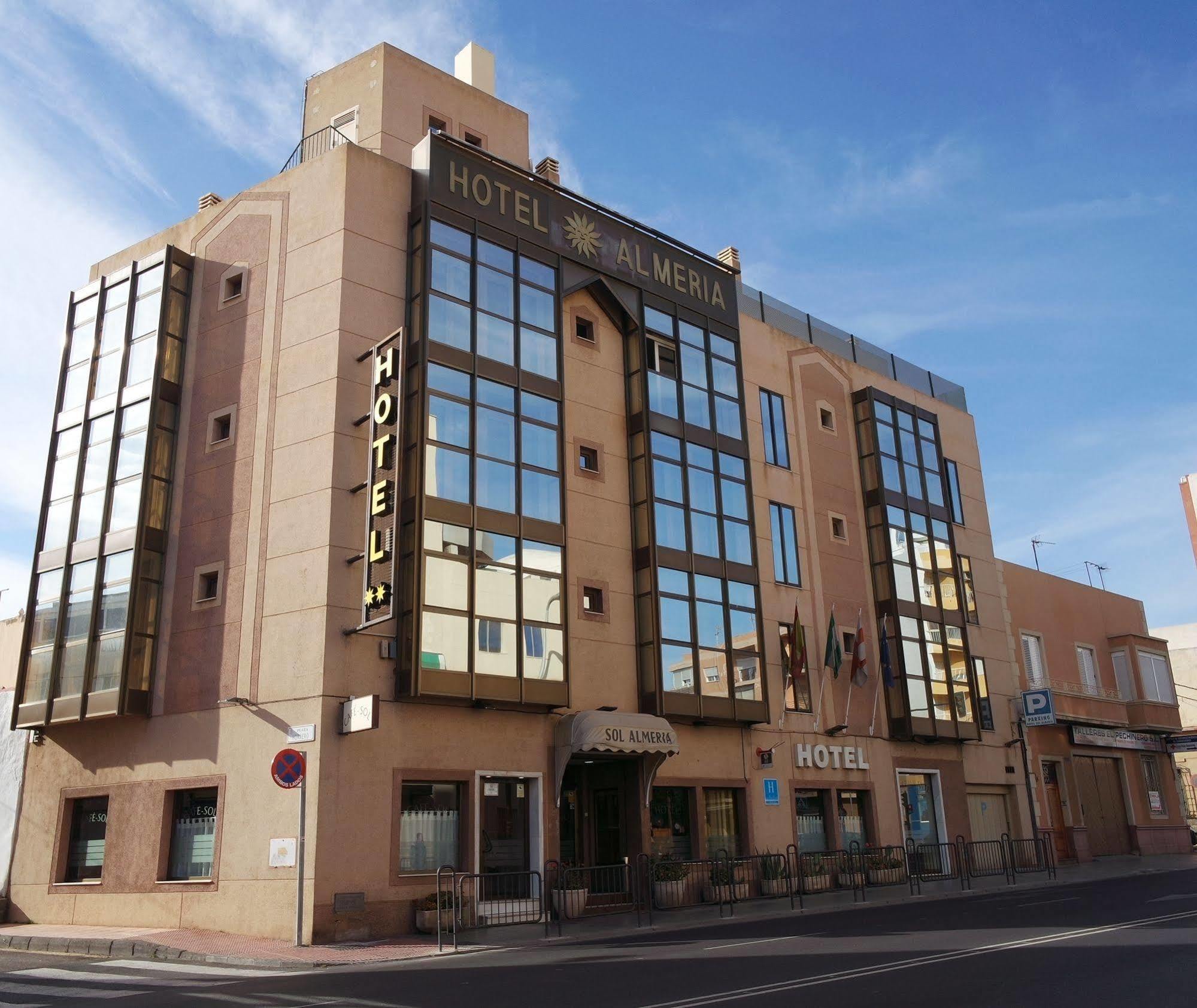 Hotel Sol Almería Exteriör bild
